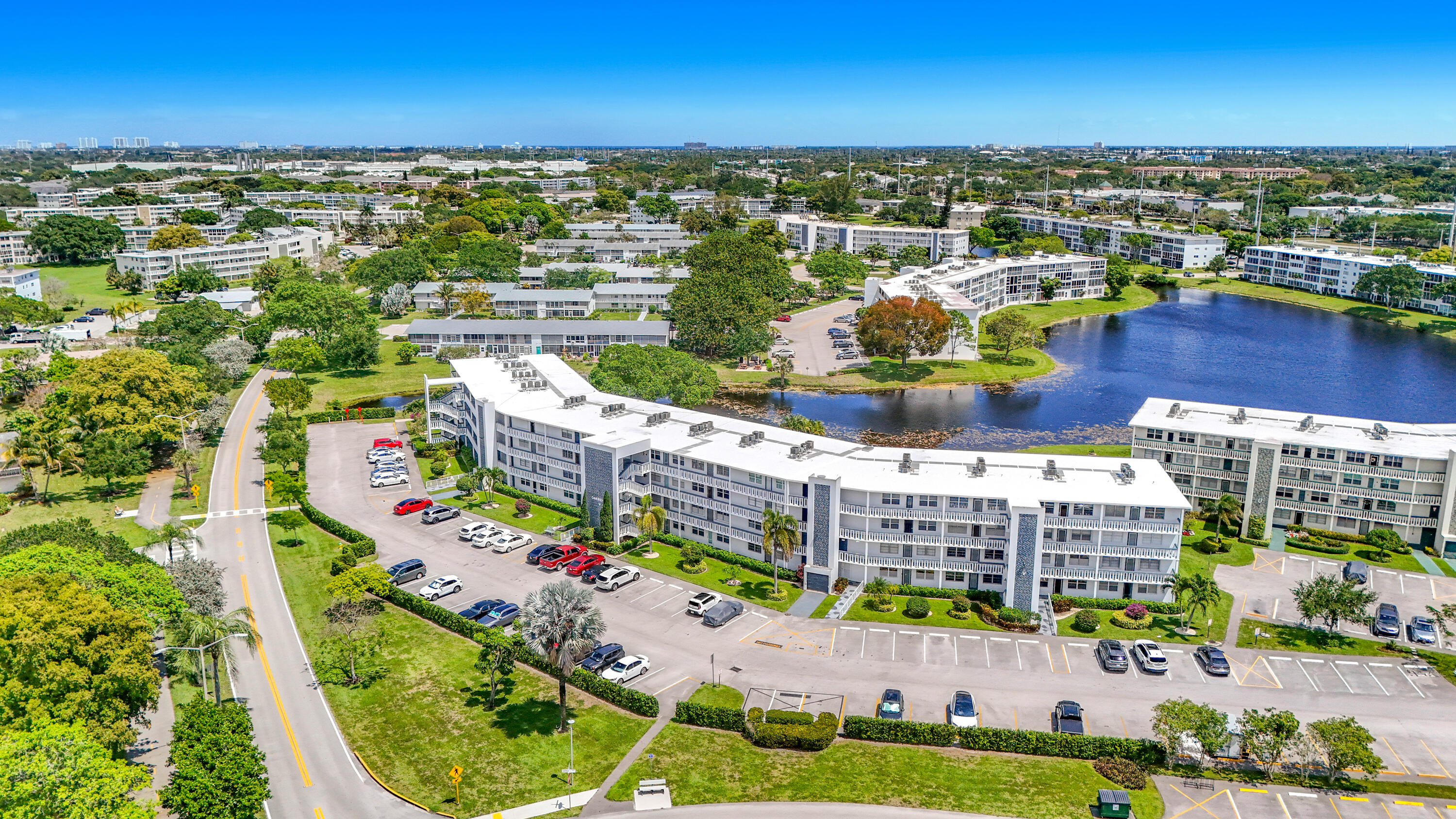 OAKRIDGE V CONDO - Residential