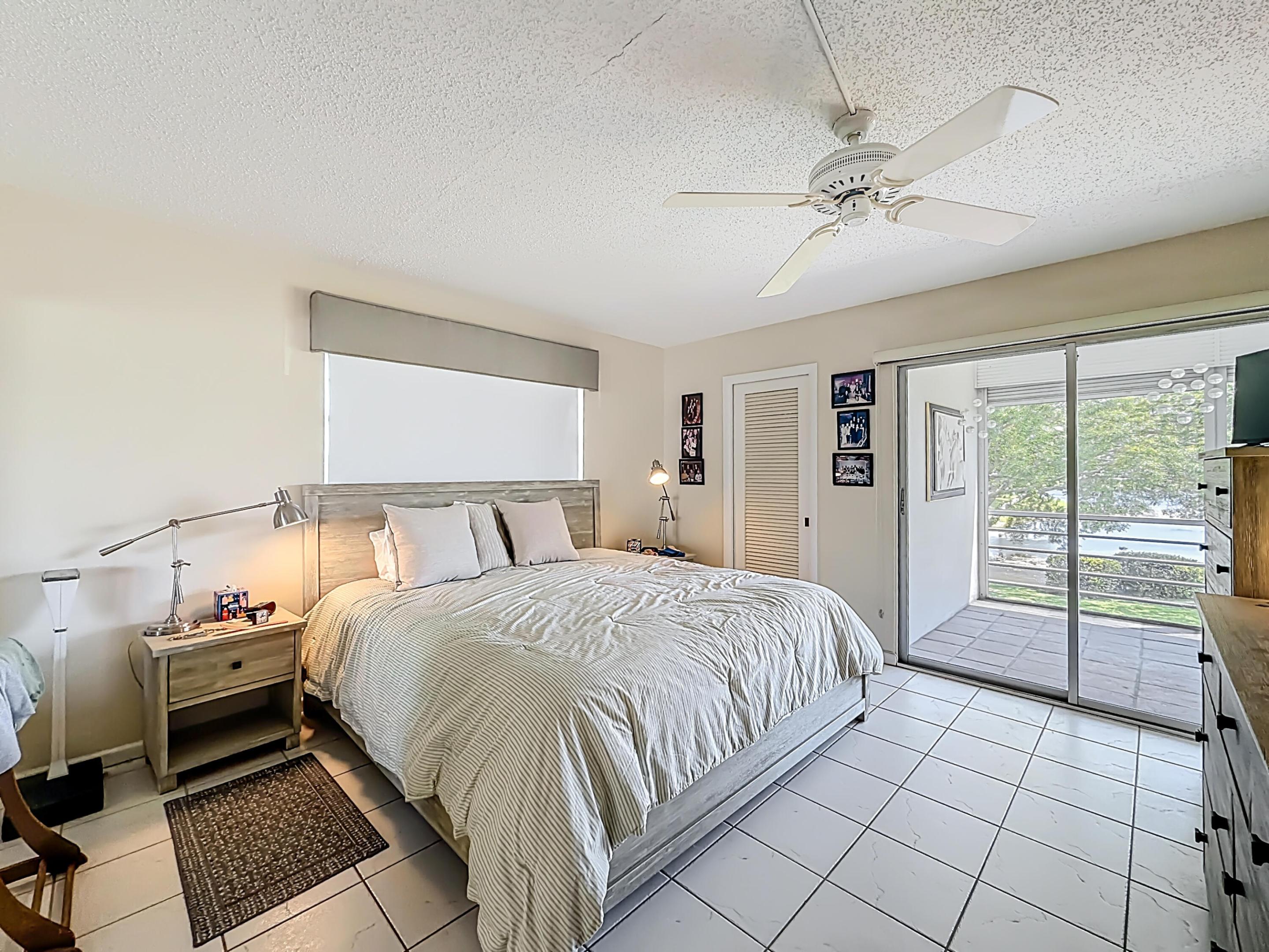 OAKRIDGE V CONDO - Residential