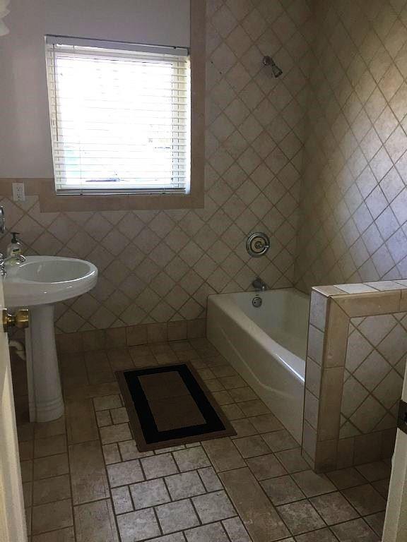 Lighthouse Point First Se - Residential Lease