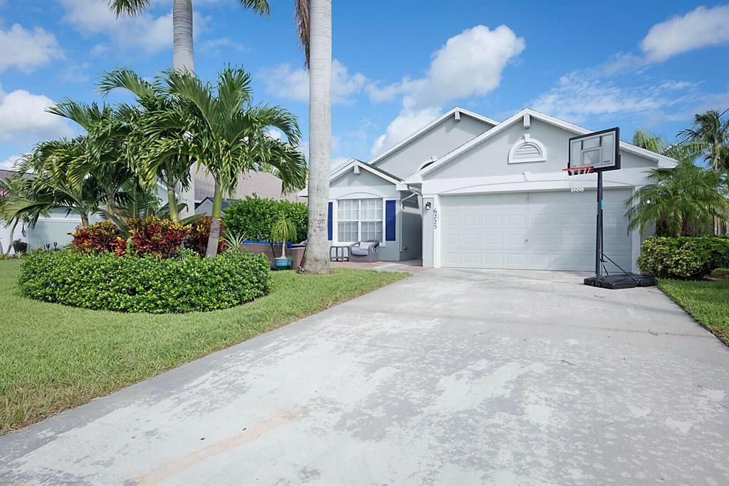 Photo of 6225 Pompano Street, Jupiter, FL 33458 (MLS # R10751231)