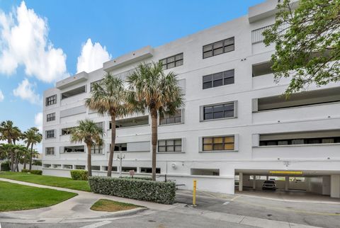 A home in Deerfield Beach