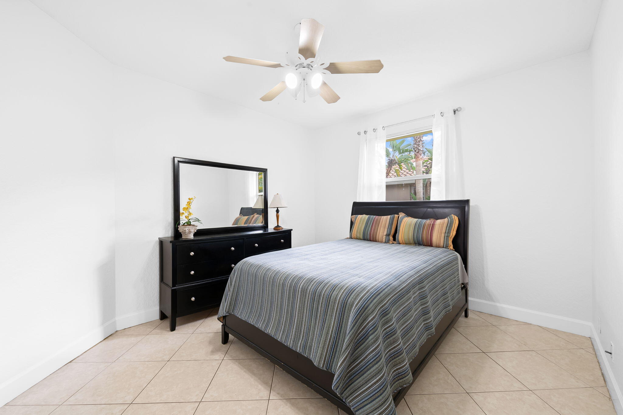 BOCA FALLS THE ESTATES - Residential