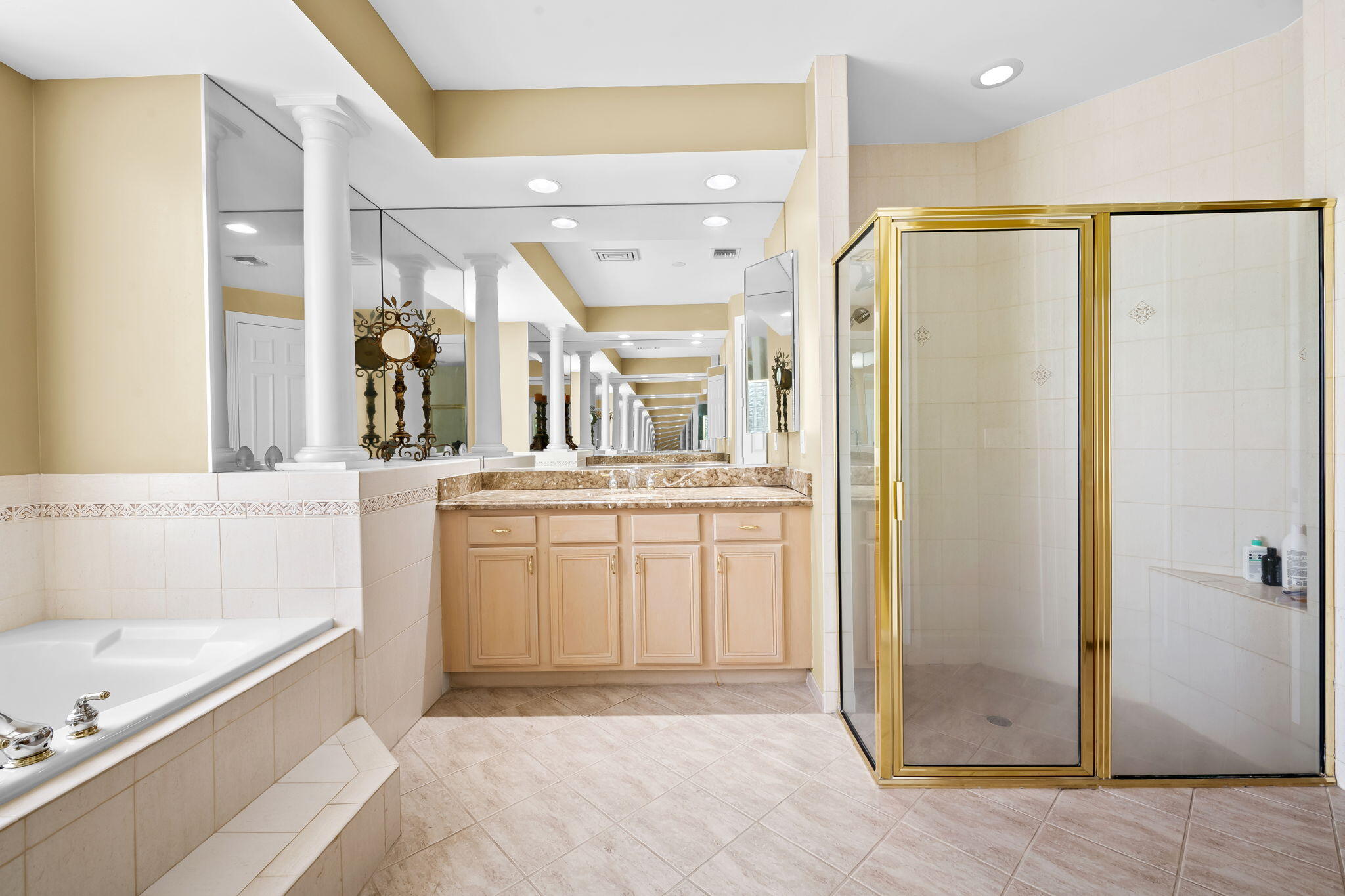 BOCA FALLS THE ESTATES - Residential