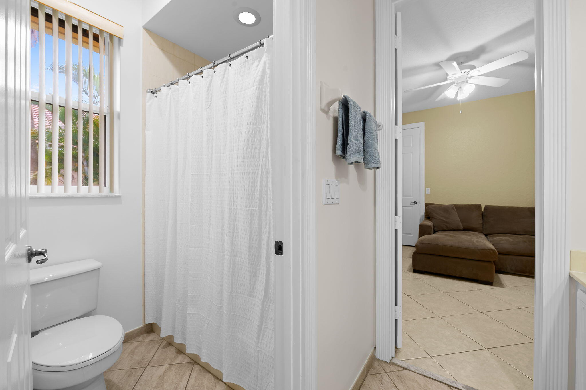 BOCA FALLS THE ESTATES - Residential