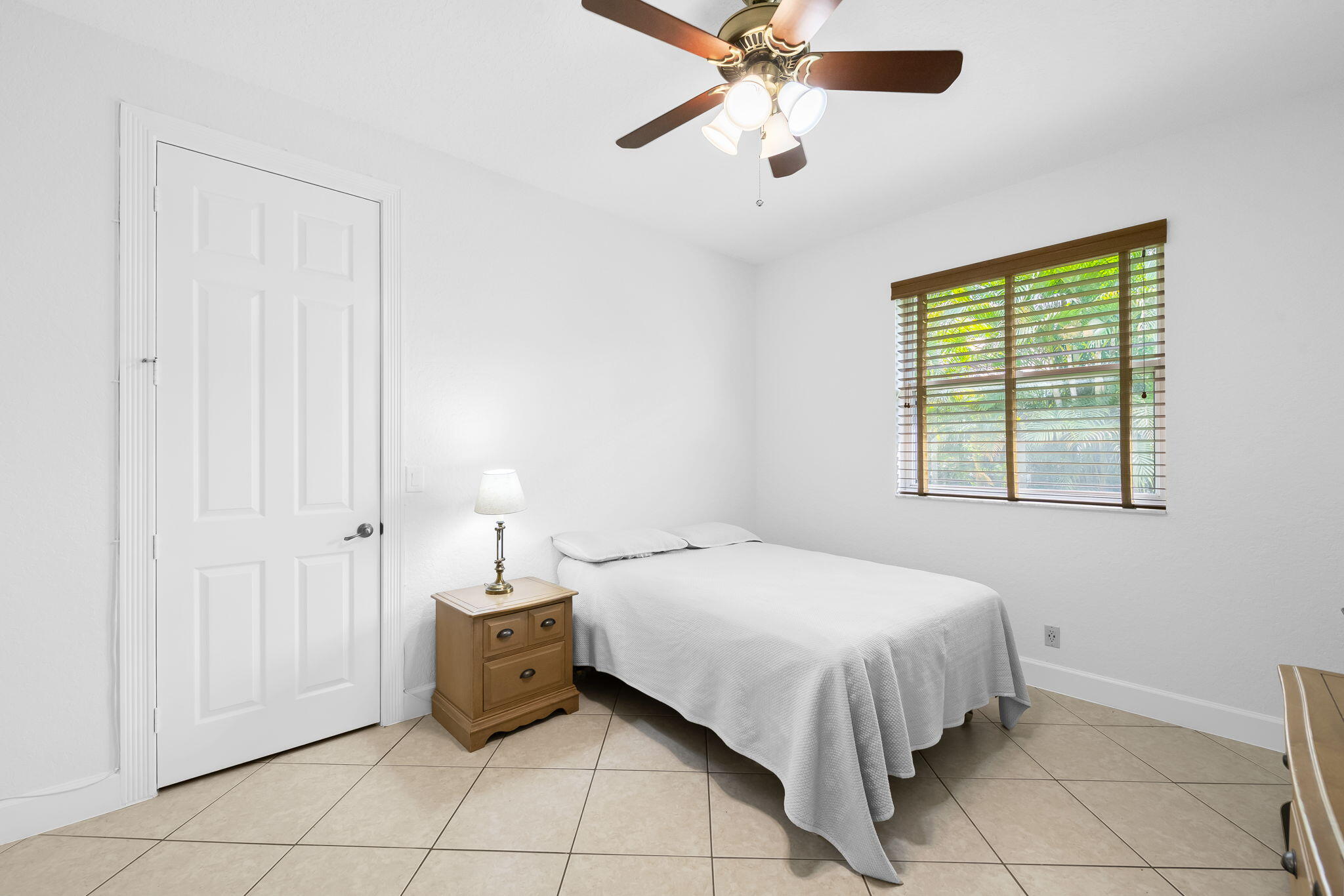 BOCA FALLS THE ESTATES - Residential