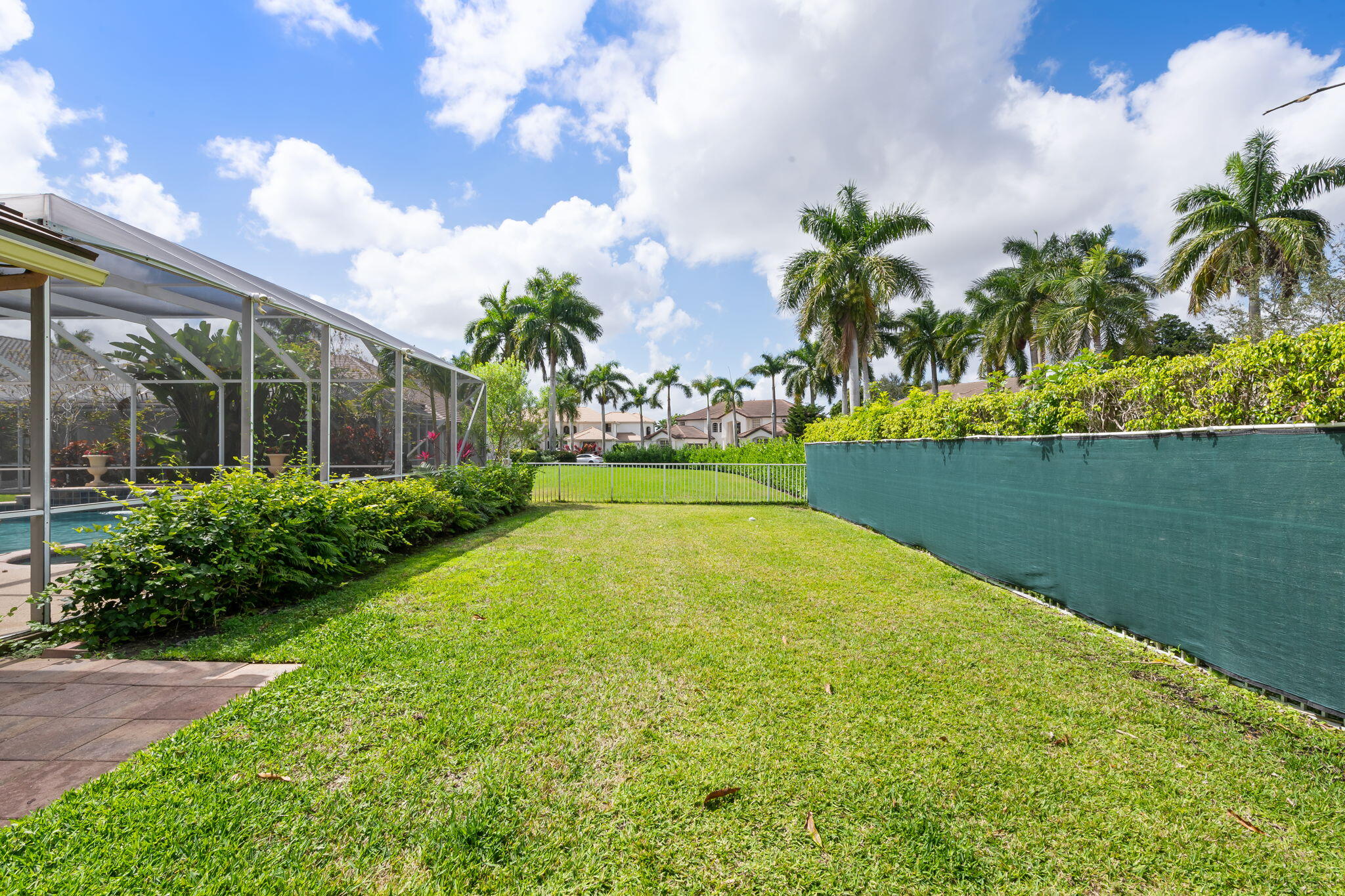 BOCA FALLS THE ESTATES - Residential