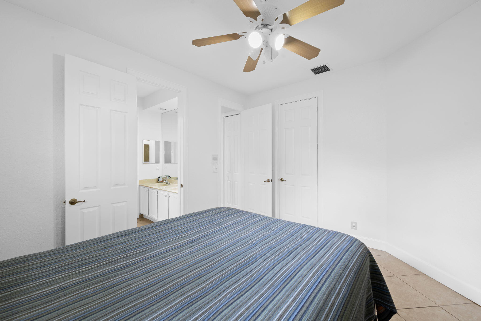 BOCA FALLS THE ESTATES - Residential