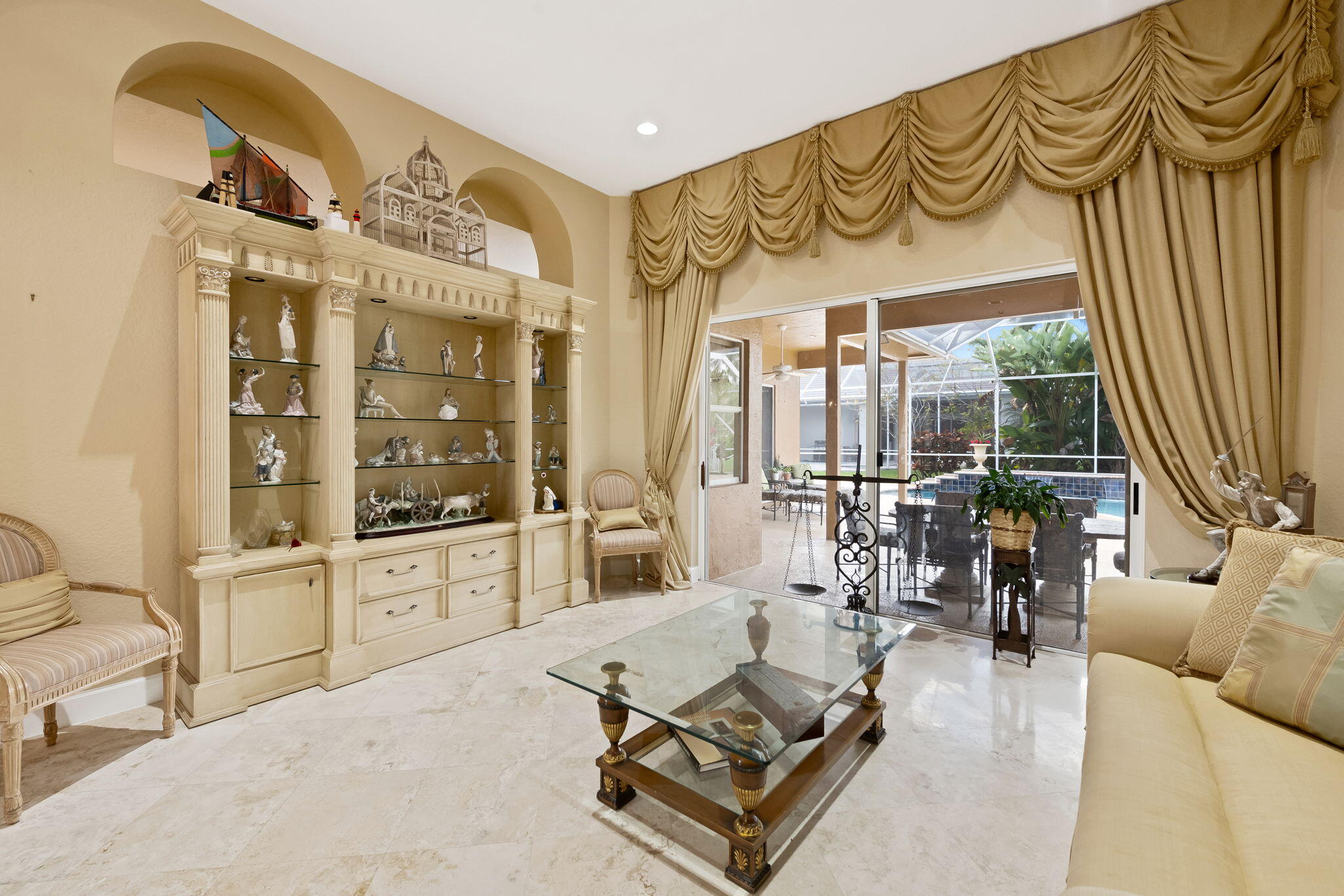 BOCA FALLS THE ESTATES - Residential