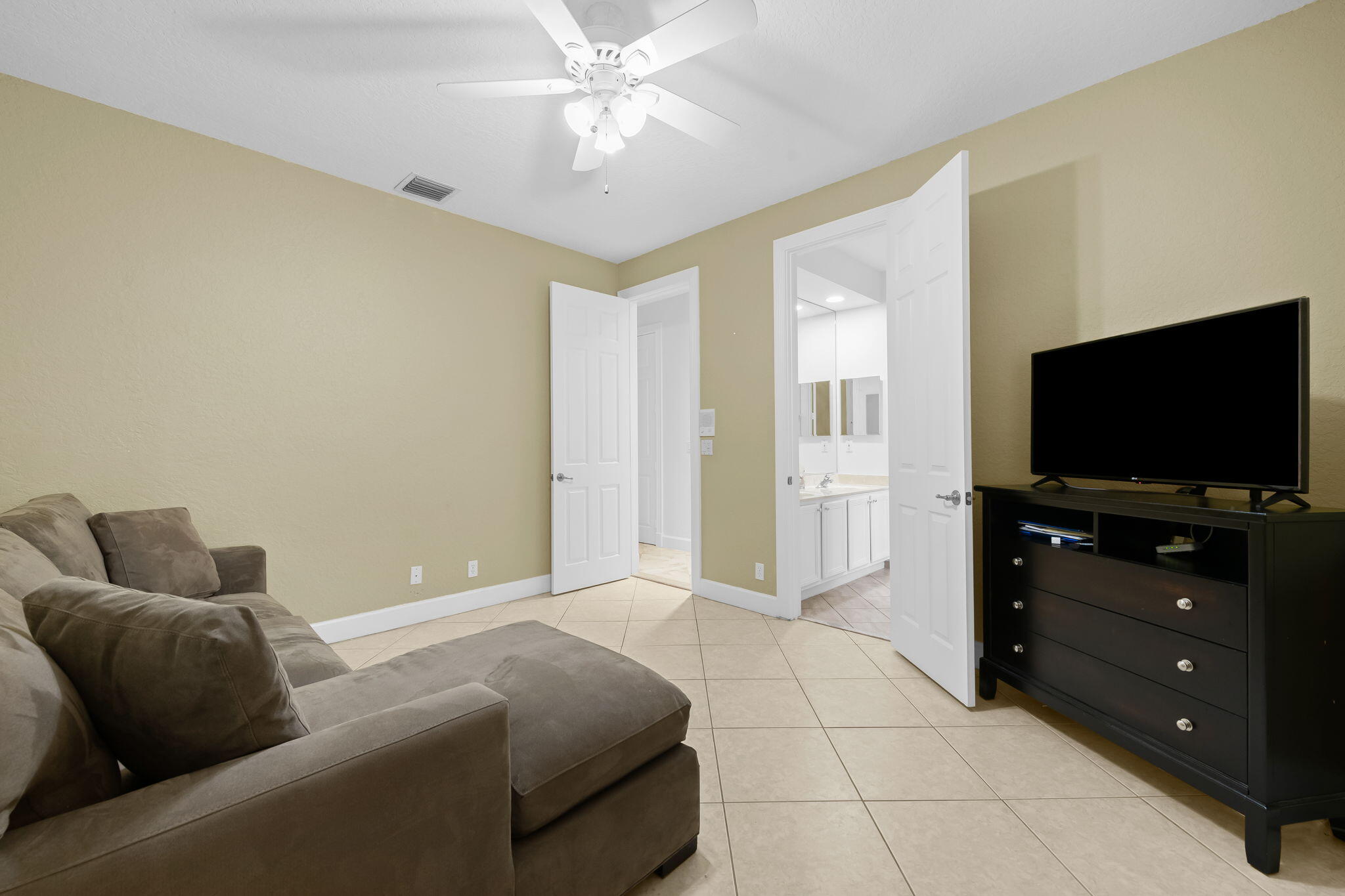 BOCA FALLS THE ESTATES - Residential