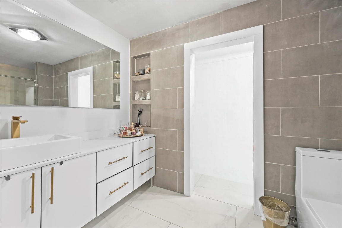 Running Brook Hills 70-23 - Residential