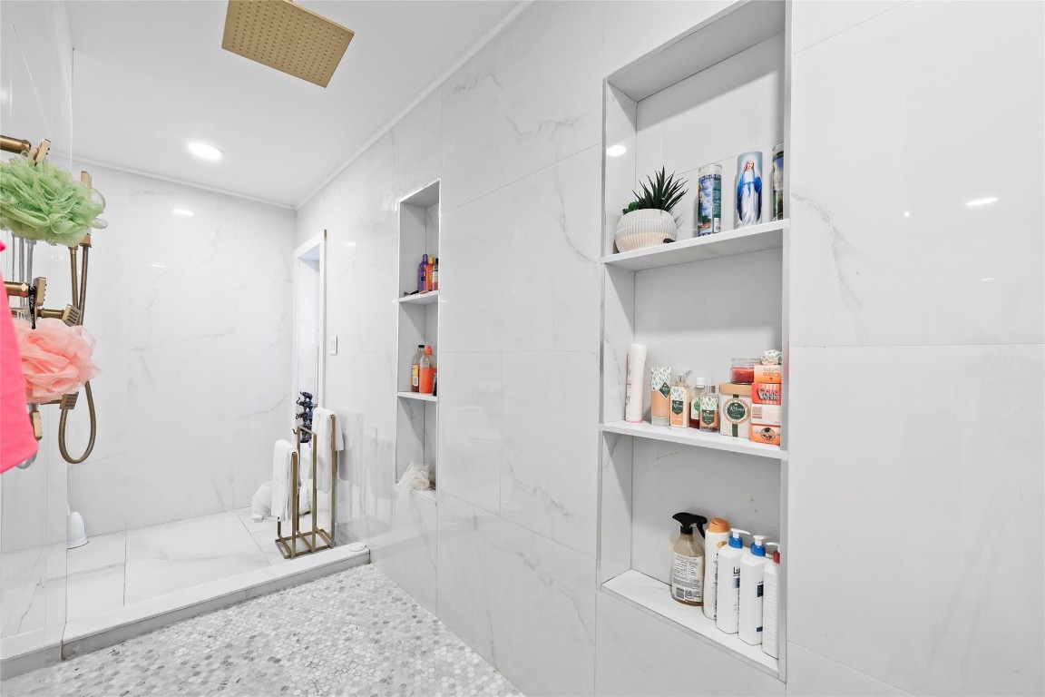 Running Brook Hills 70-23 - Residential