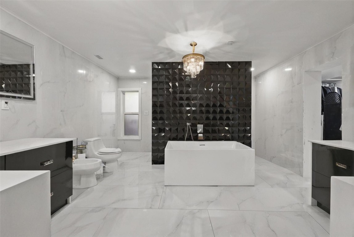 Running Brook Hills 70-23 - Residential