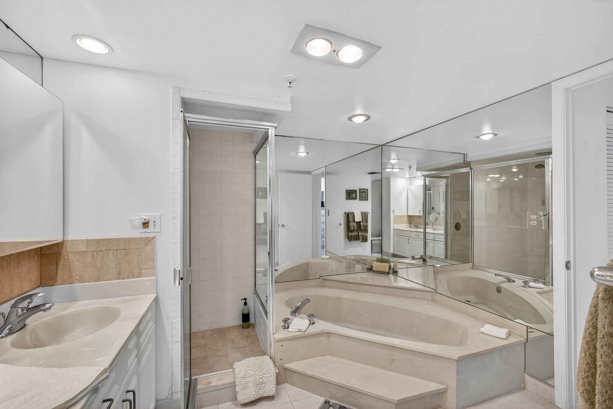 HALCYON OF PALM BEACH - Residential