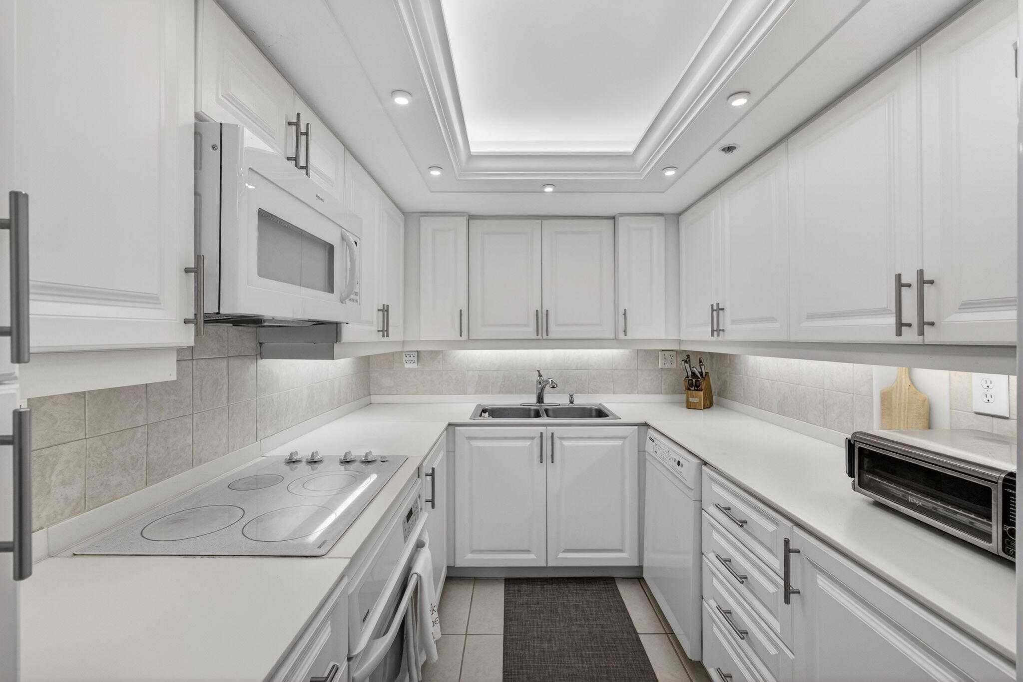 HALCYON OF PALM BEACH - Residential