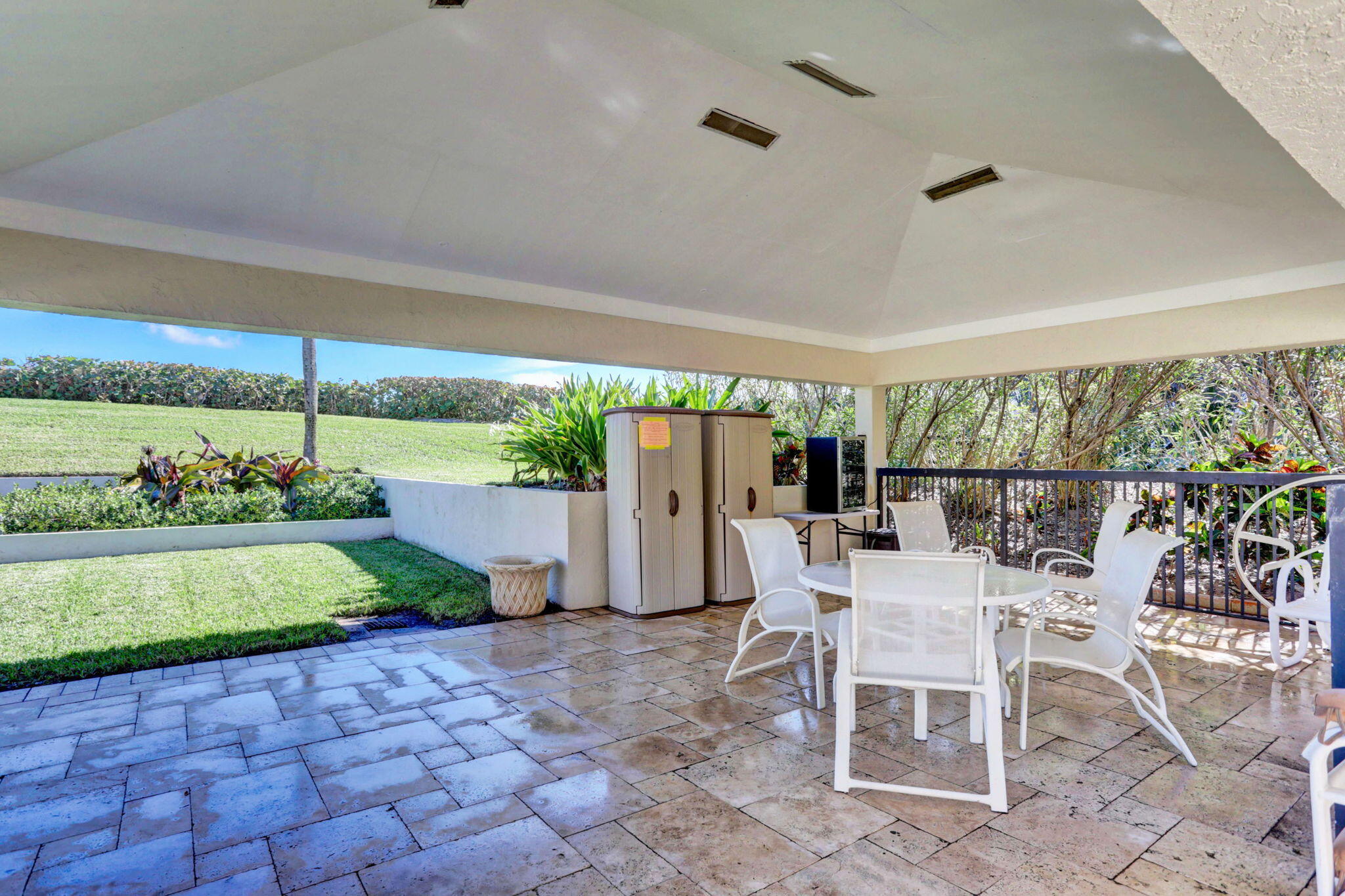 HALCYON OF PALM BEACH - Residential