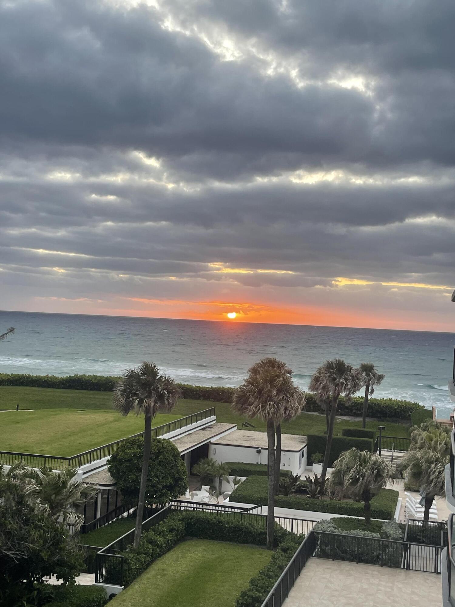 HALCYON OF PALM BEACH - Residential