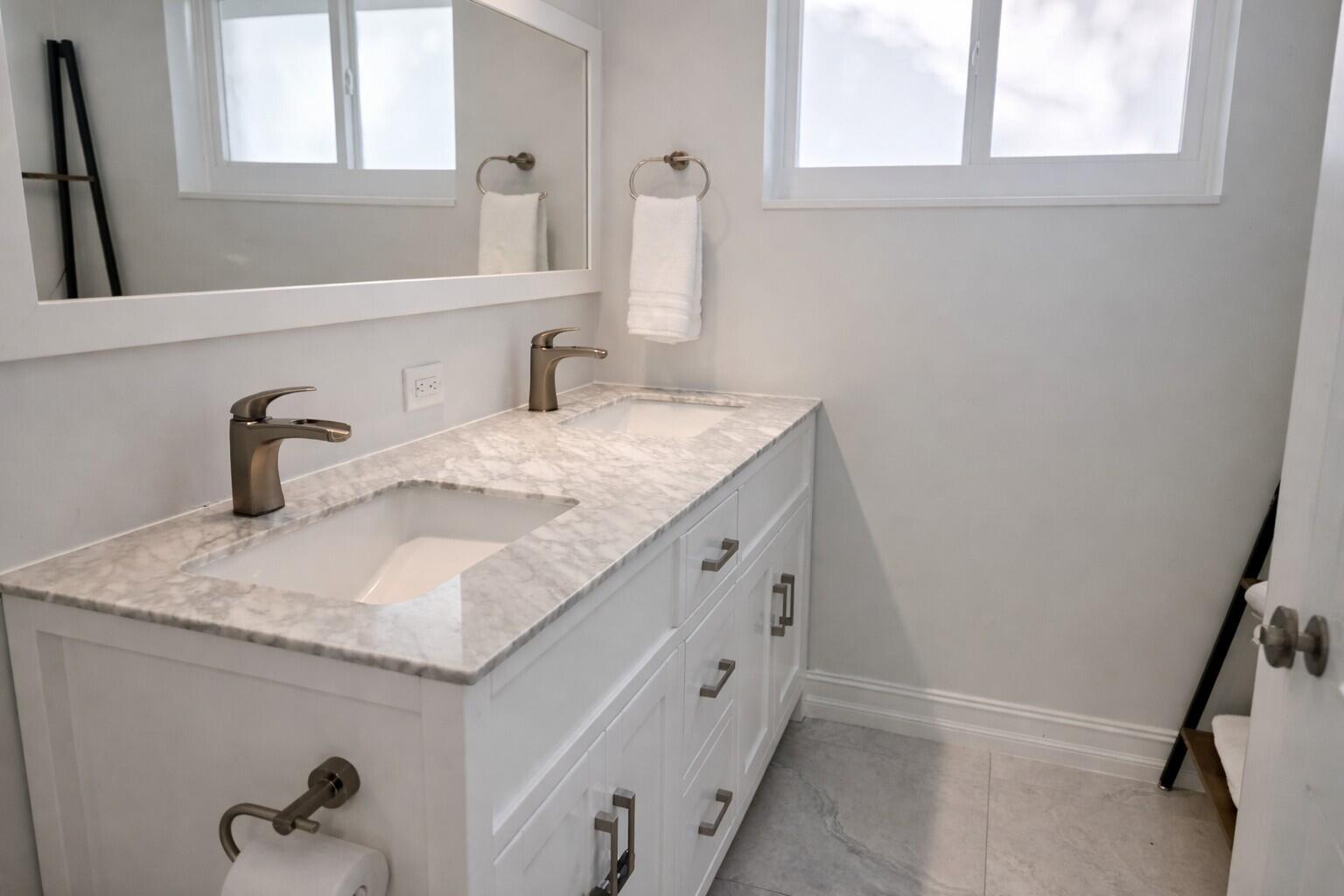 VENETIAN ISLES 2ND SEC - Residential