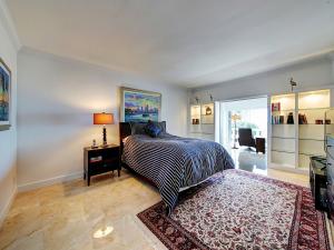 THREE HUNDRED SOUTH OCEAN - Residential