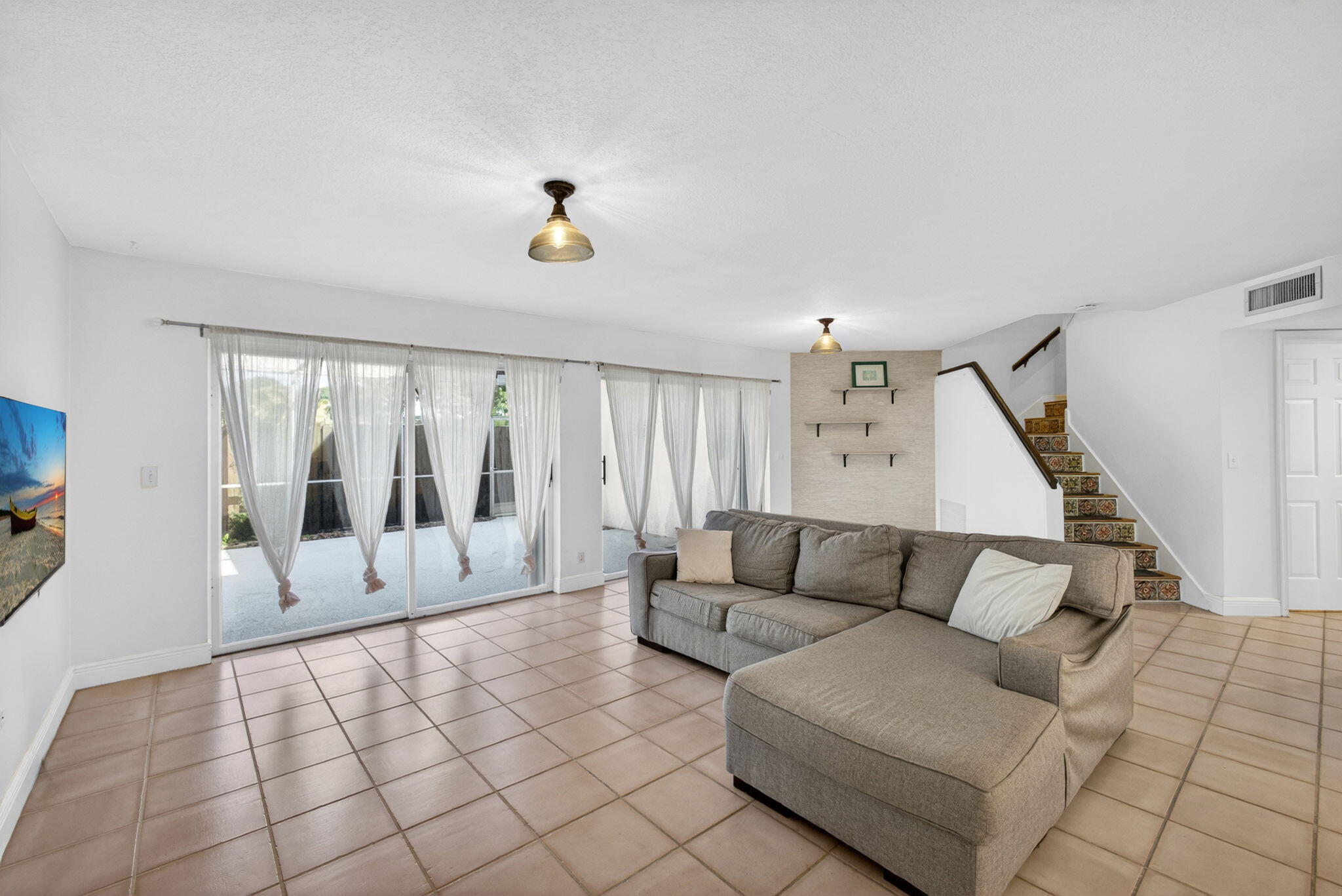 WINCHESTER COURT - Residential