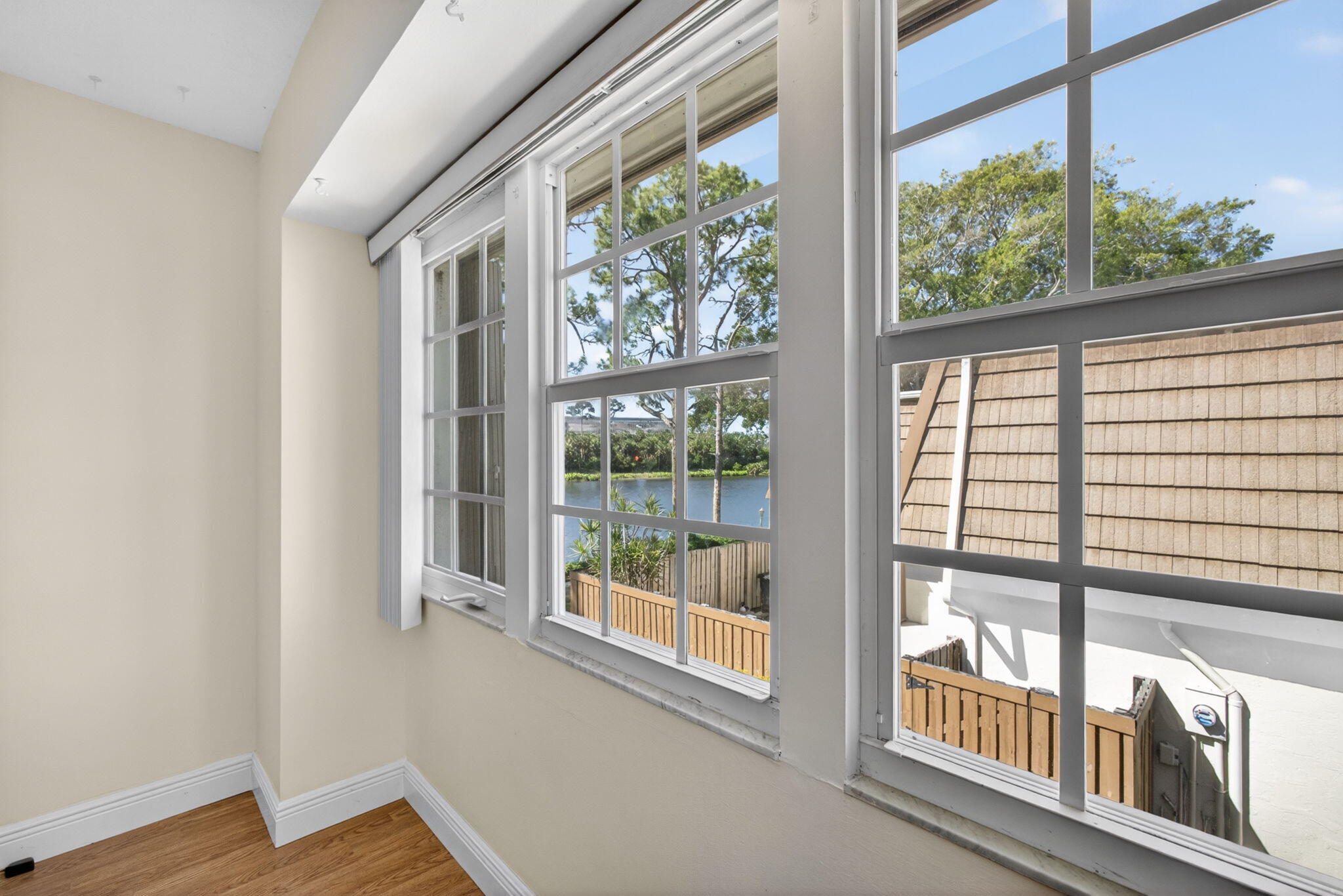 WINCHESTER COURT - Residential