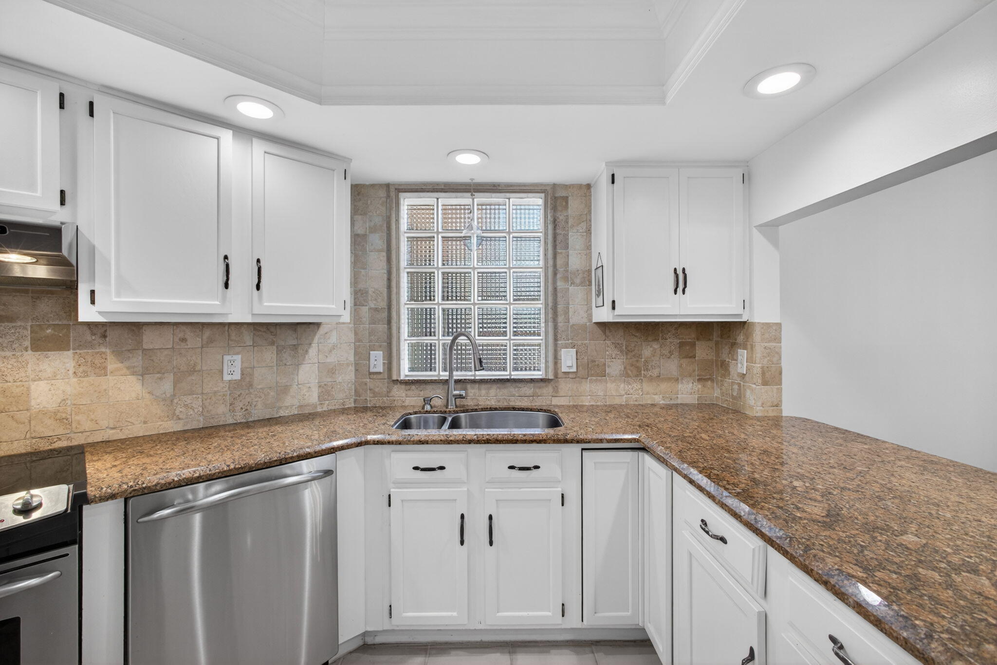 WINCHESTER COURT - Residential