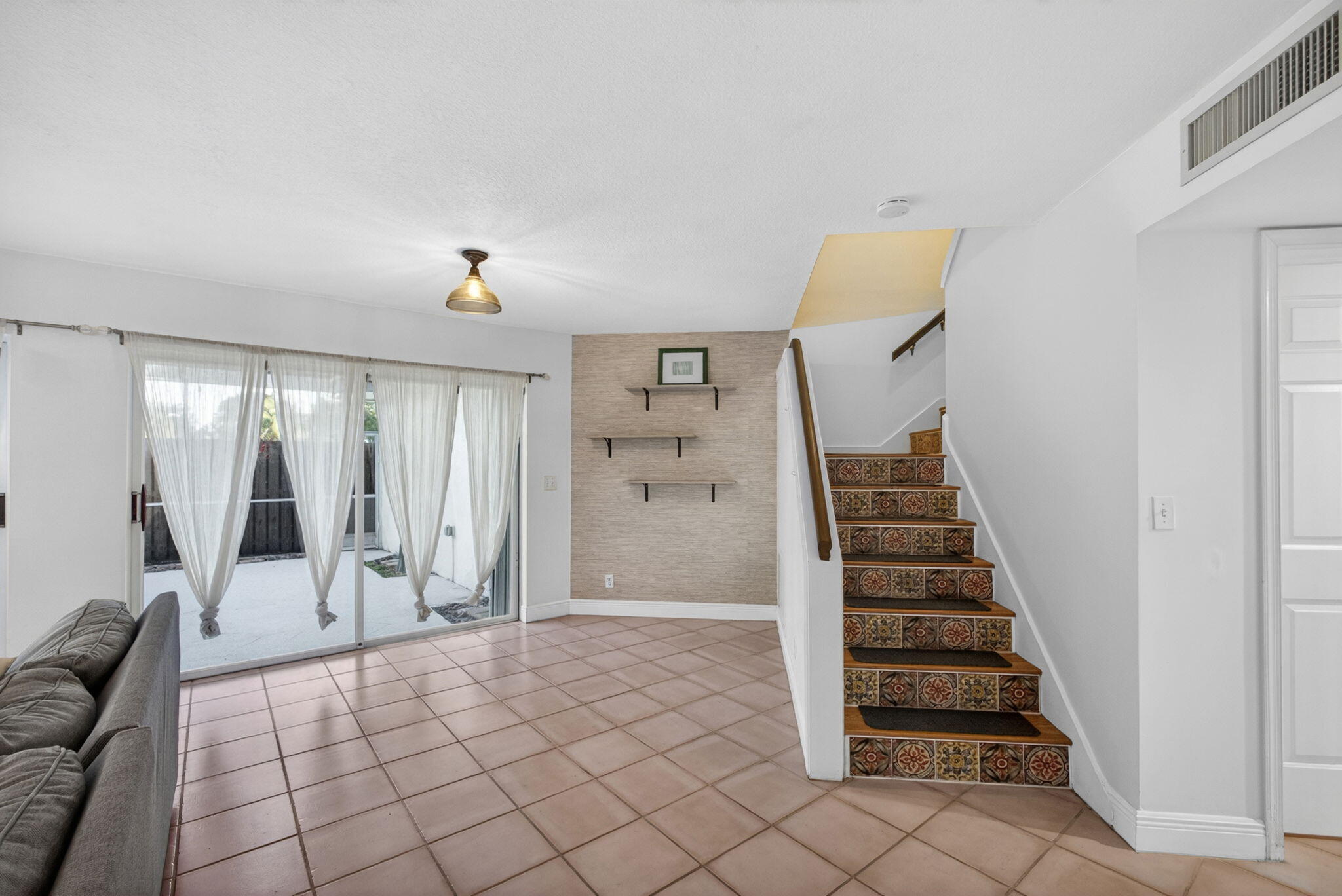 WINCHESTER COURT - Residential