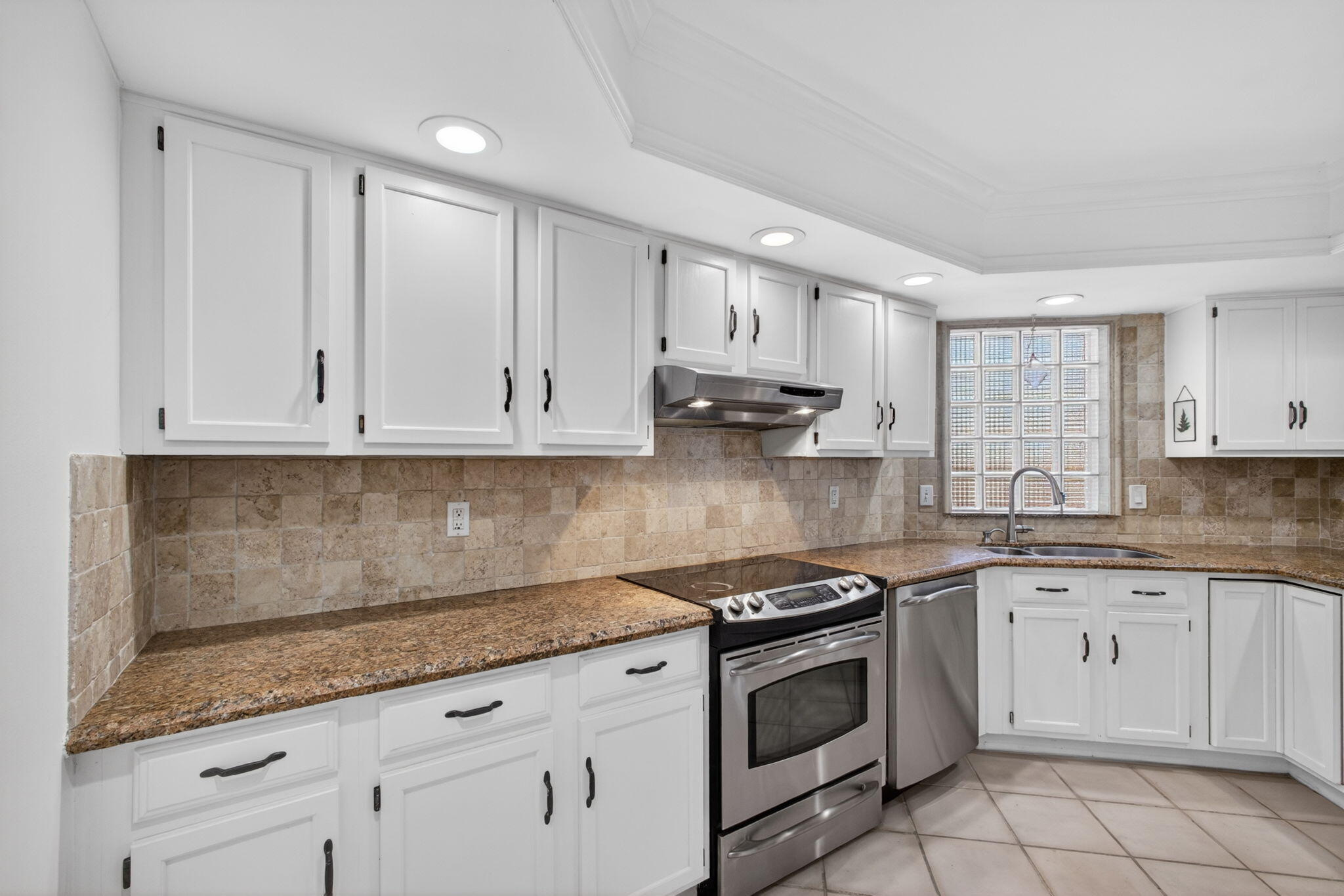 WINCHESTER COURT - Residential