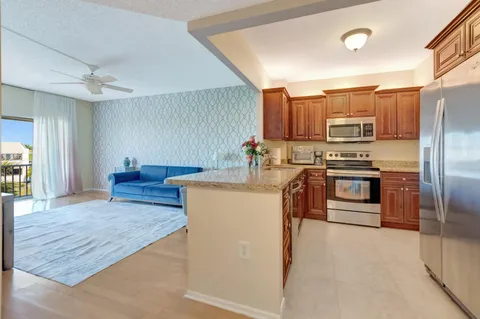 55 SW 2nd Avenue Unit 4050, Boca Raton, FL MLS: R11070963