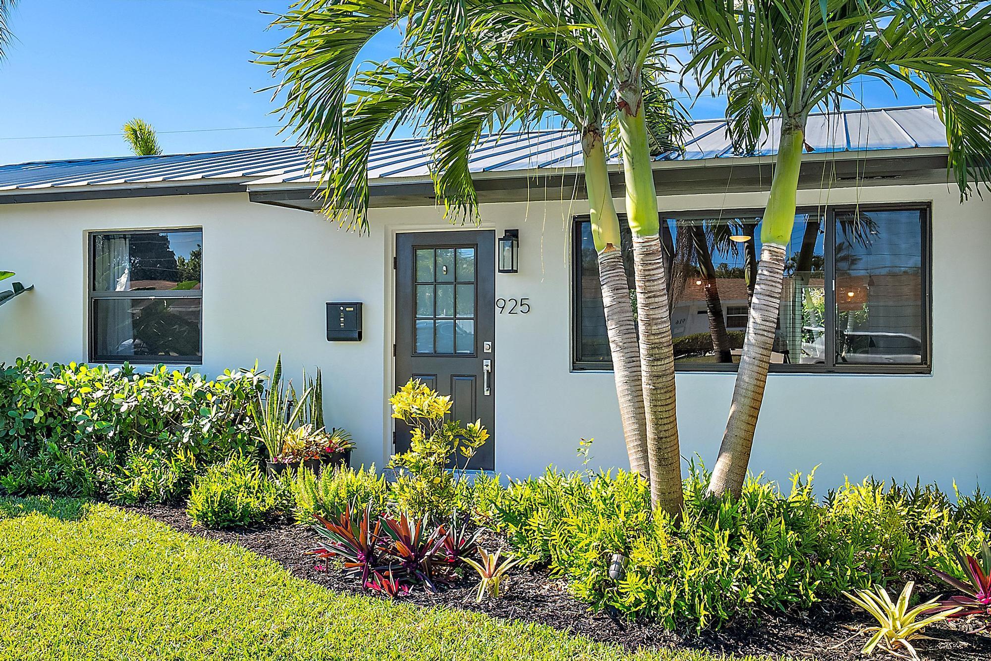925 Lighthouse Drive