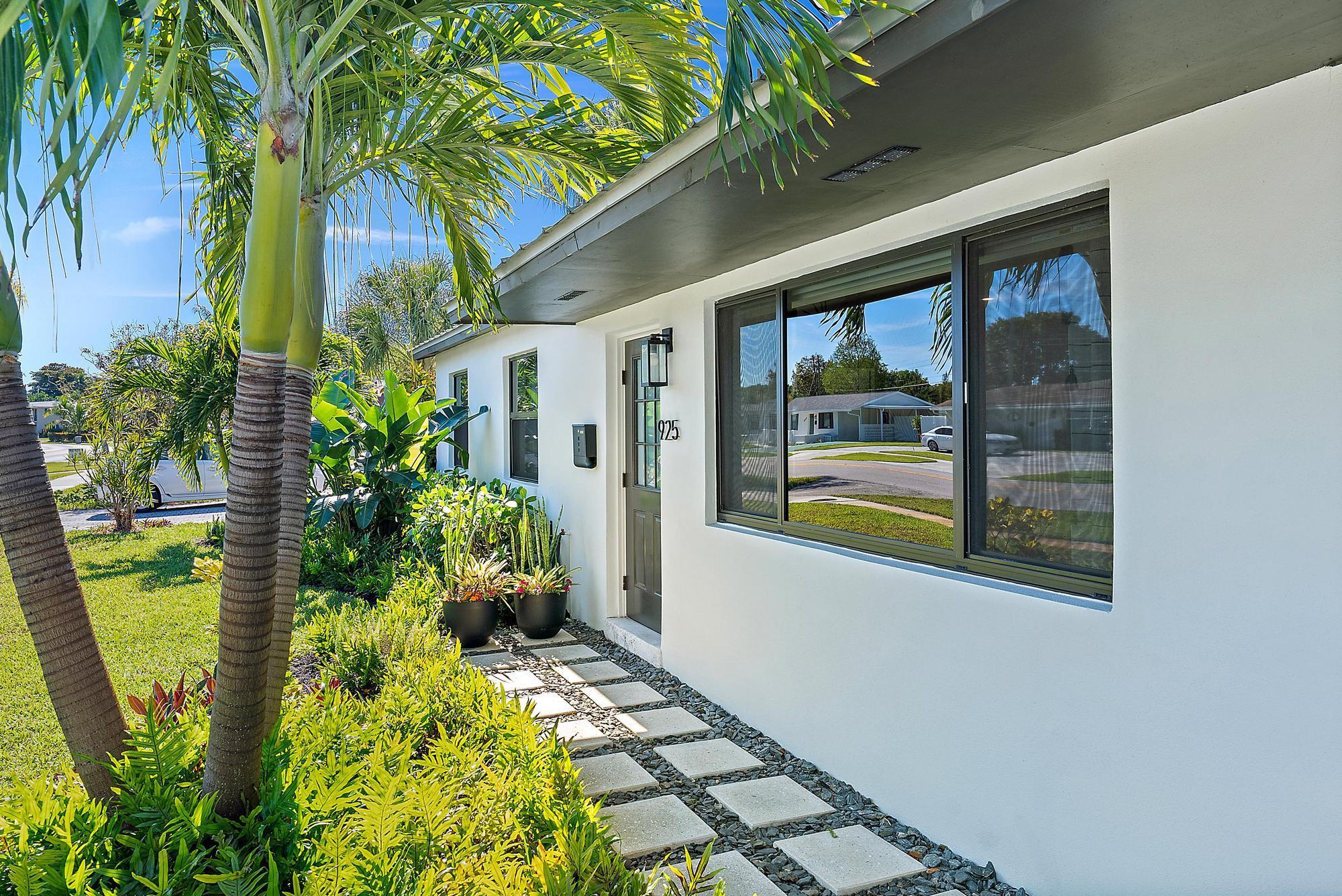 925 Lighthouse Drive
