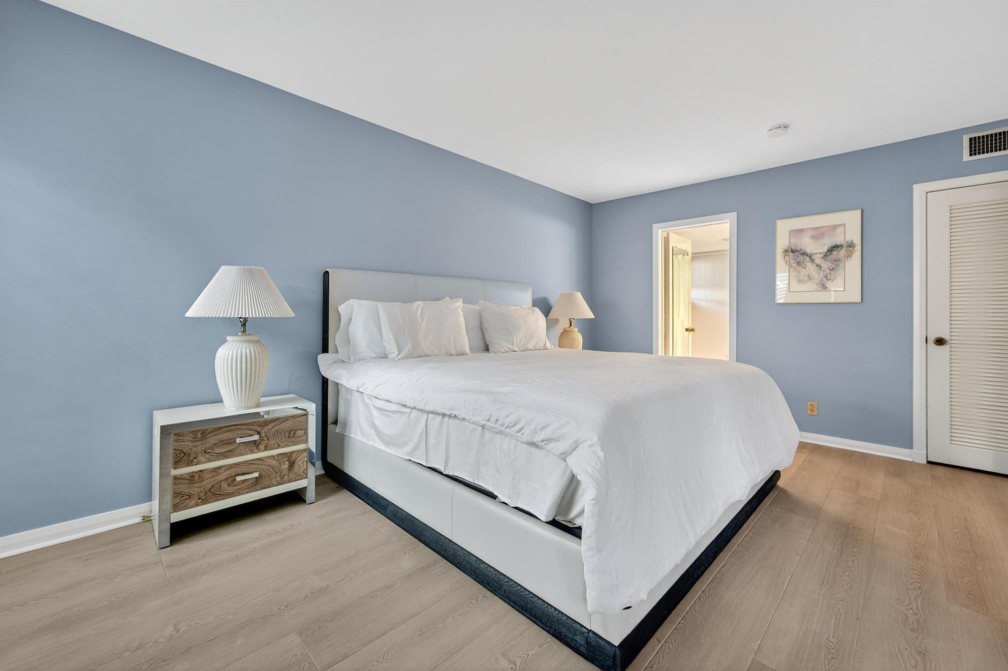 TURTLE CREEK APARTMENT BU - Residential Lease