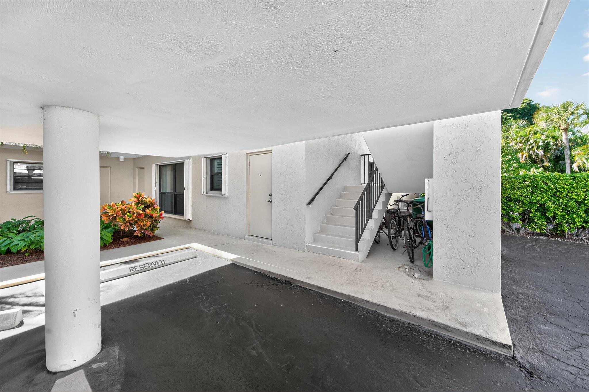 TURTLE CREEK APARTMENT BU - Residential Lease