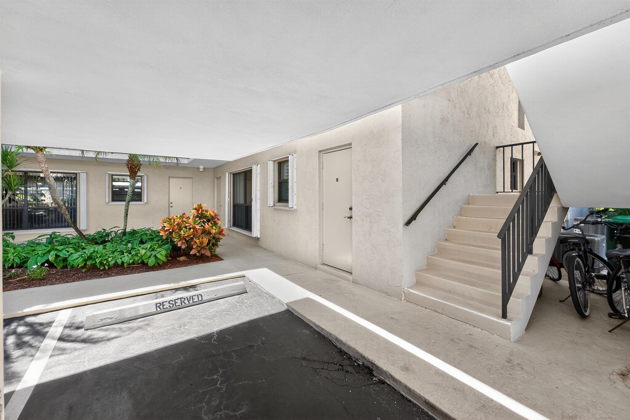 TURTLE CREEK APARTMENT BU - Residential Lease