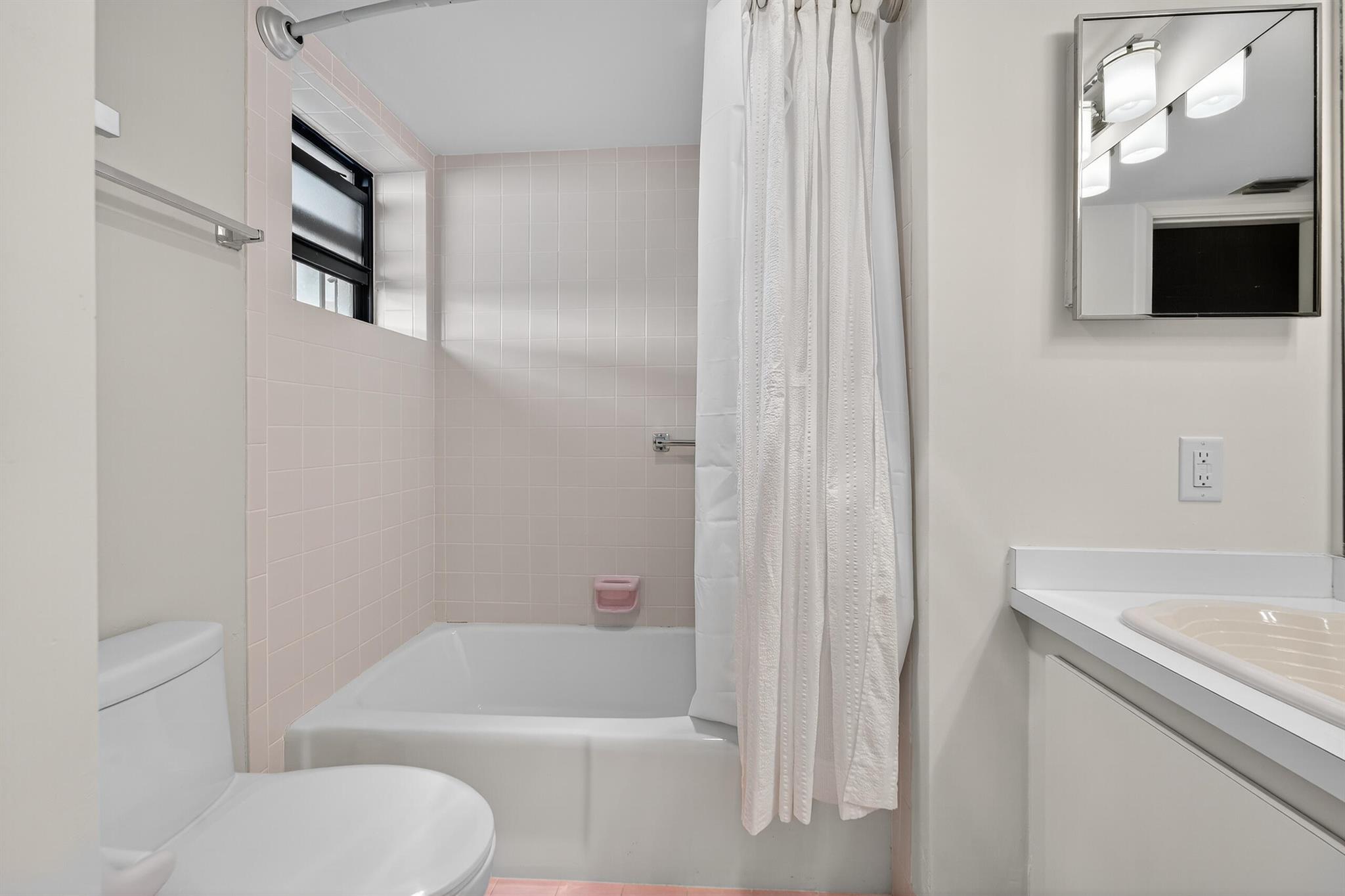 TURTLE CREEK APARTMENT BU - Residential Lease