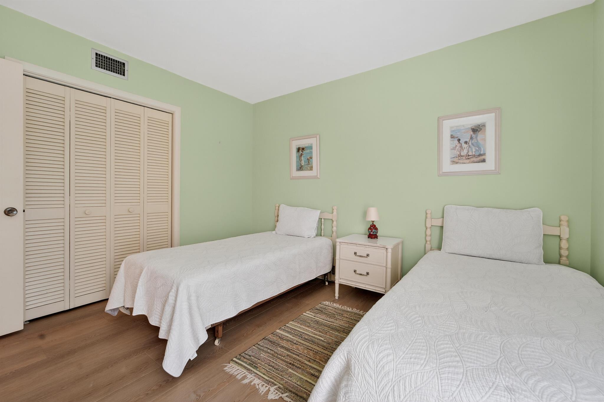 TURTLE CREEK APARTMENT BU - Residential Lease