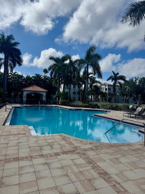 RESIDENCES AT LEGACY PLAC - Residential Lease