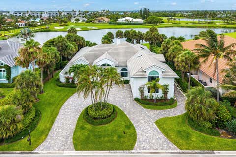 Photo of 2925 SE Dune Drive, Hutchinson Island, FL 34996 (MLS # B26034648)