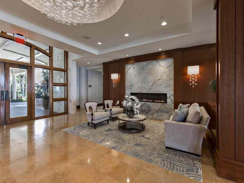 SAILFISH POINT - Residential