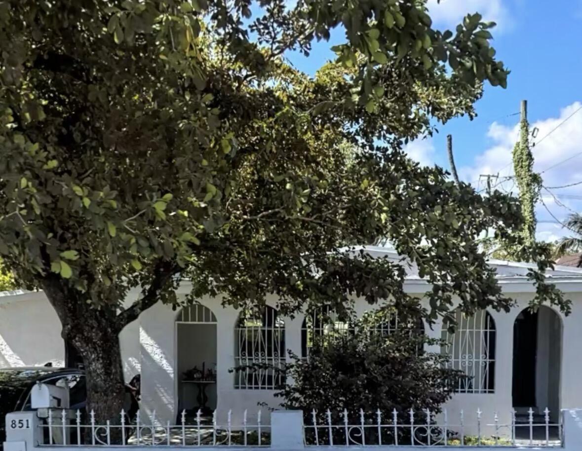 HUNTERS MANOR REV PLAT OF POR - Residential