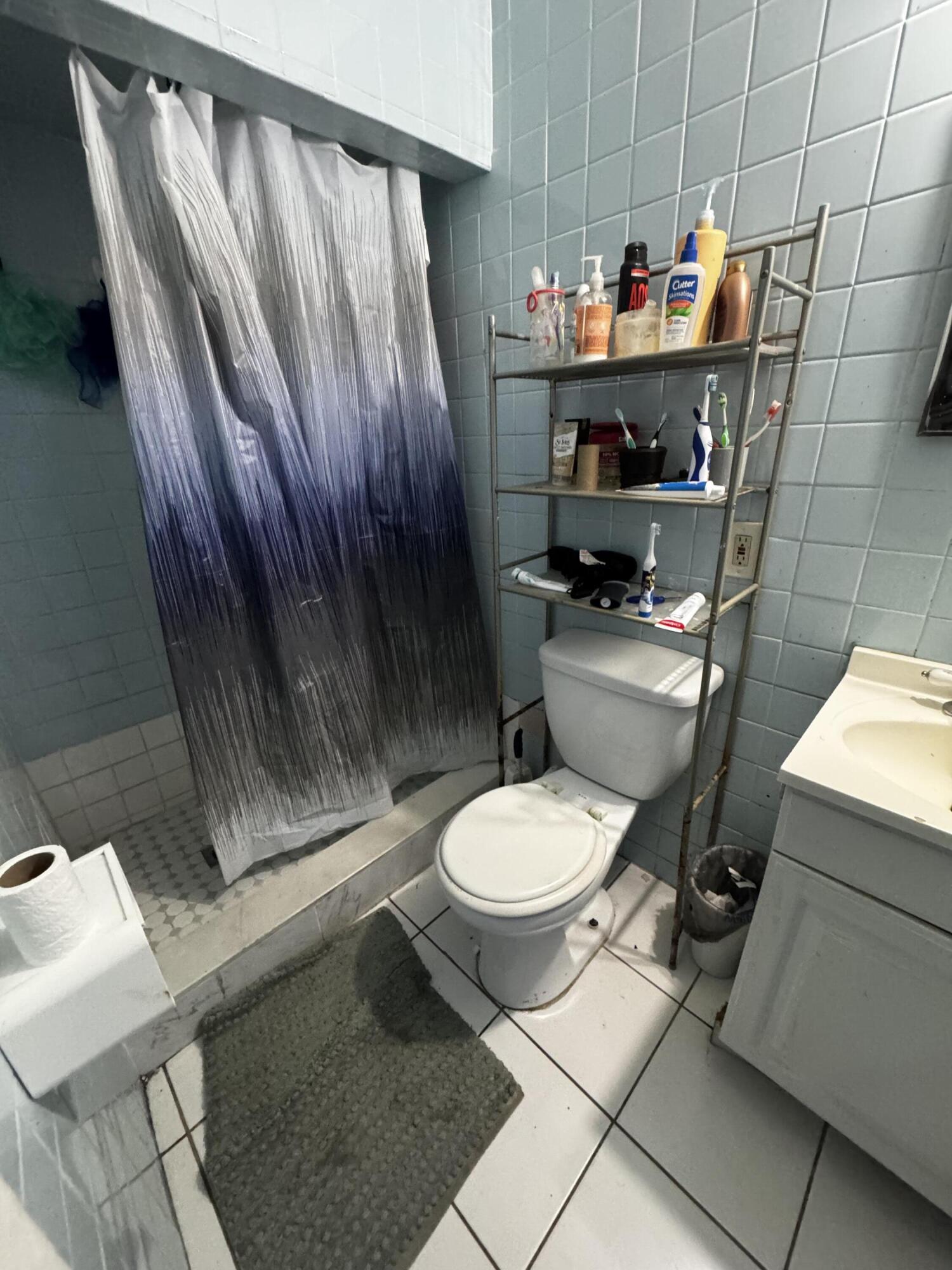 HUNTERS MANOR REV PLAT OF POR - Residential