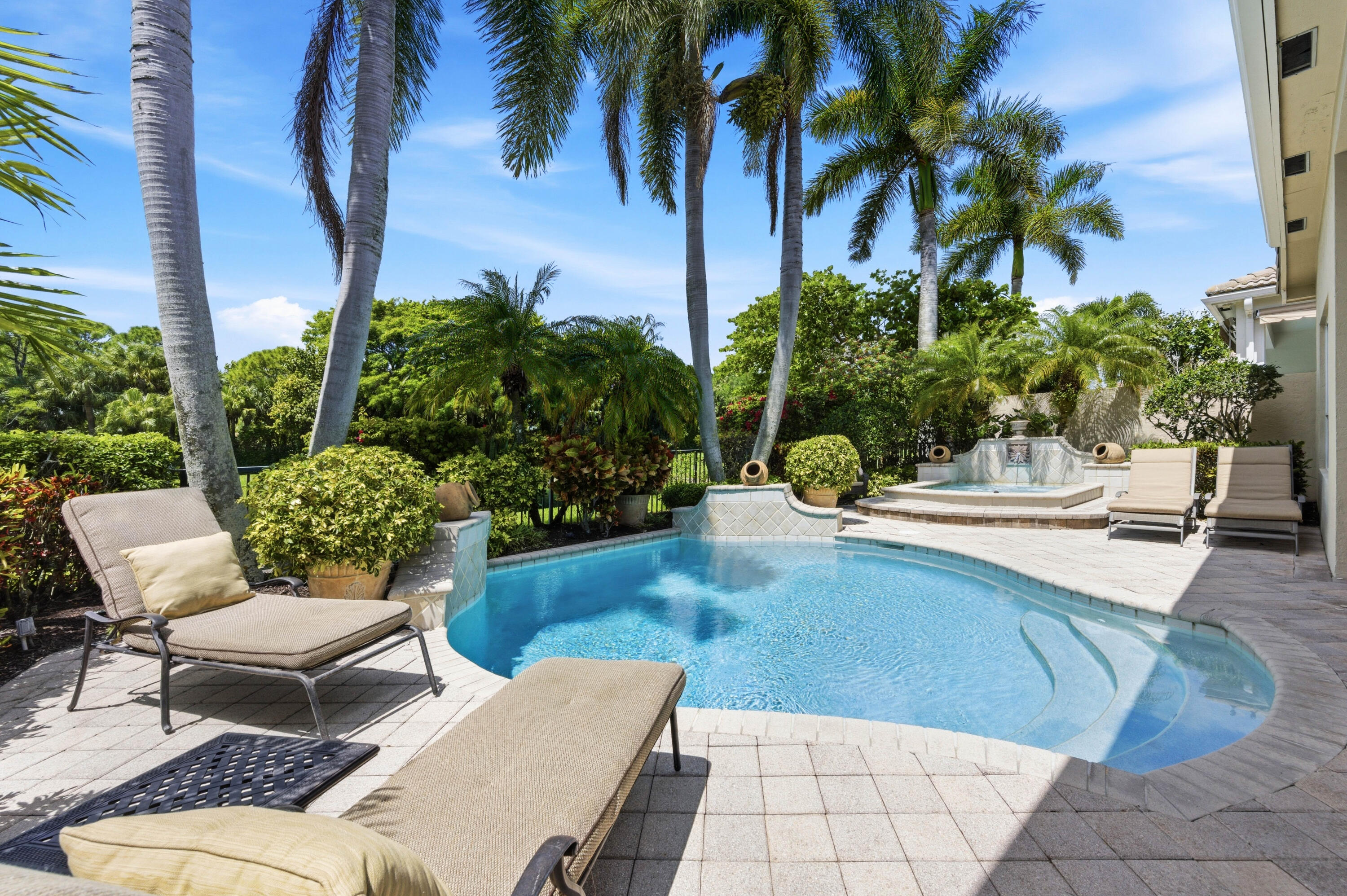 BALLENISLES LAGUNA - Residential