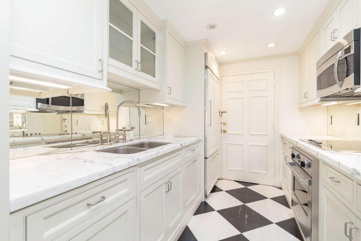 THREE THIRTY COCOANUT ROW CONDO - Residential