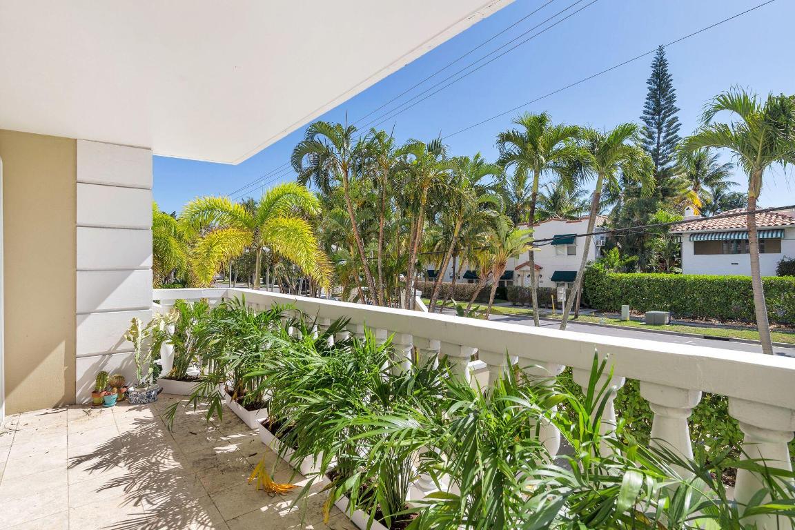 THREE THIRTY COCOANUT ROW CONDO - Residential