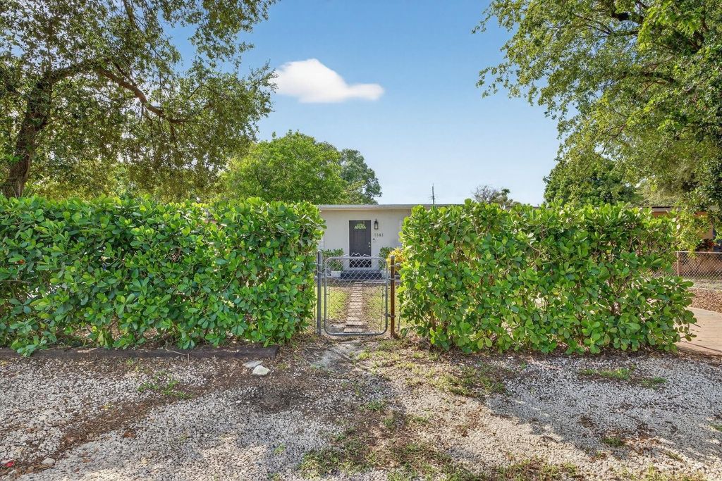Photo of 1141 SW 25th Avenue, Fort Lauderdale, FL 33312 (MLS # F10528378)