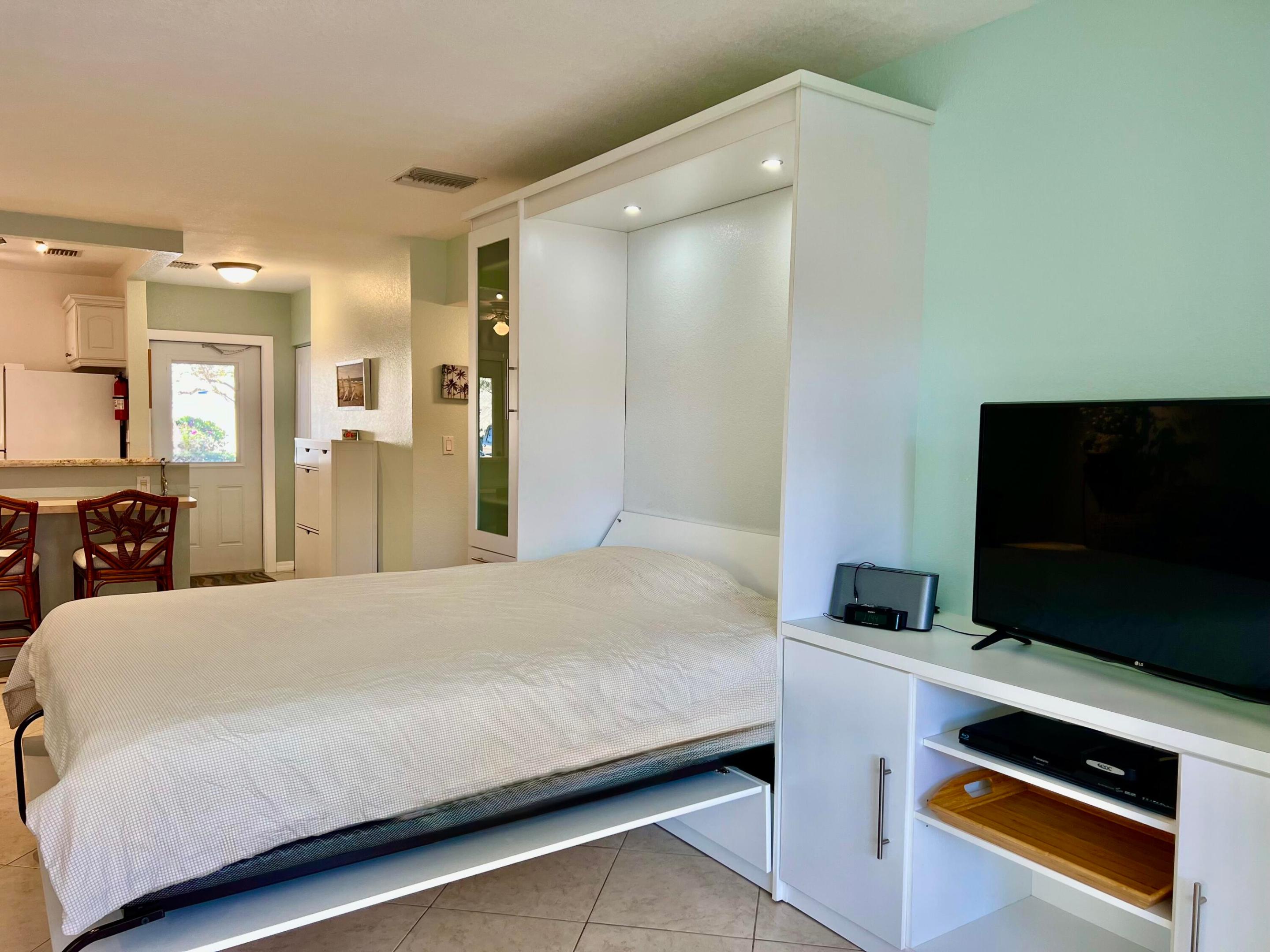 NARCISSUS GARDENS CONDO - Residential