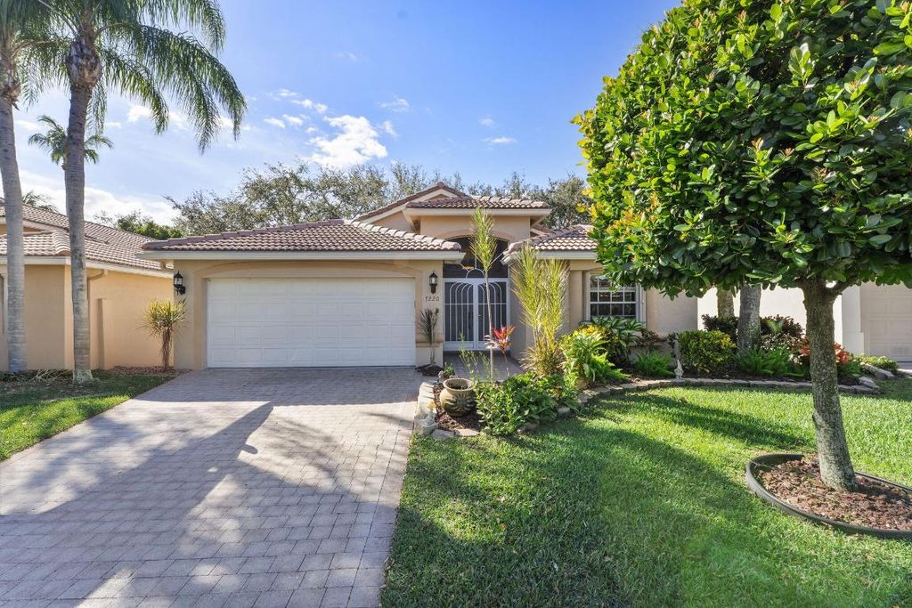Photo of 7220 Via Verona, Delray Beach, FL 33446 (MLS # R11140629)