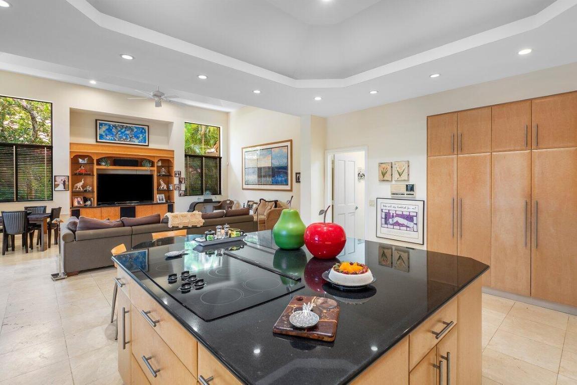 FRENCHMANS CREEK - Residential