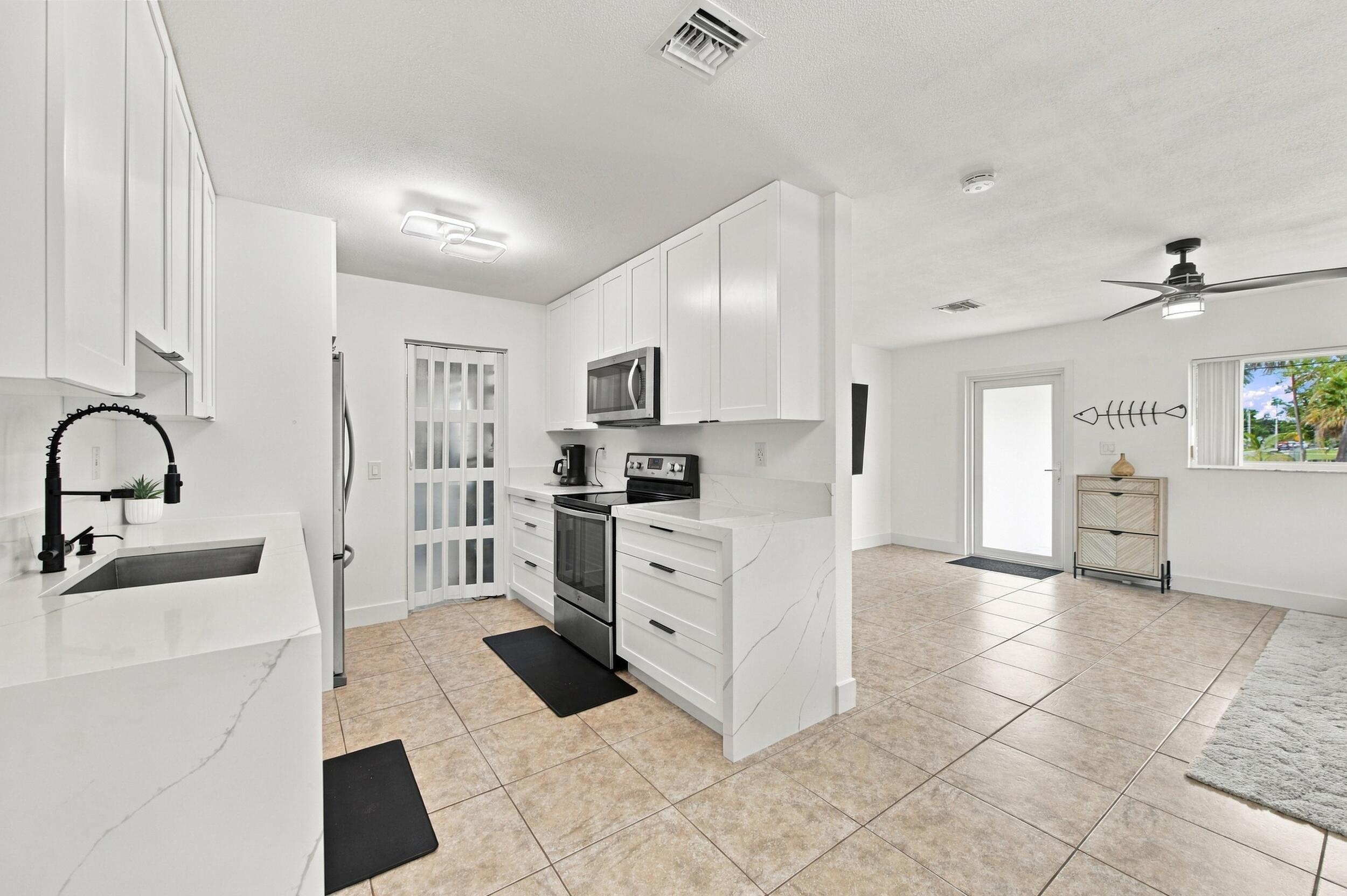 4999 SW 6TH Street