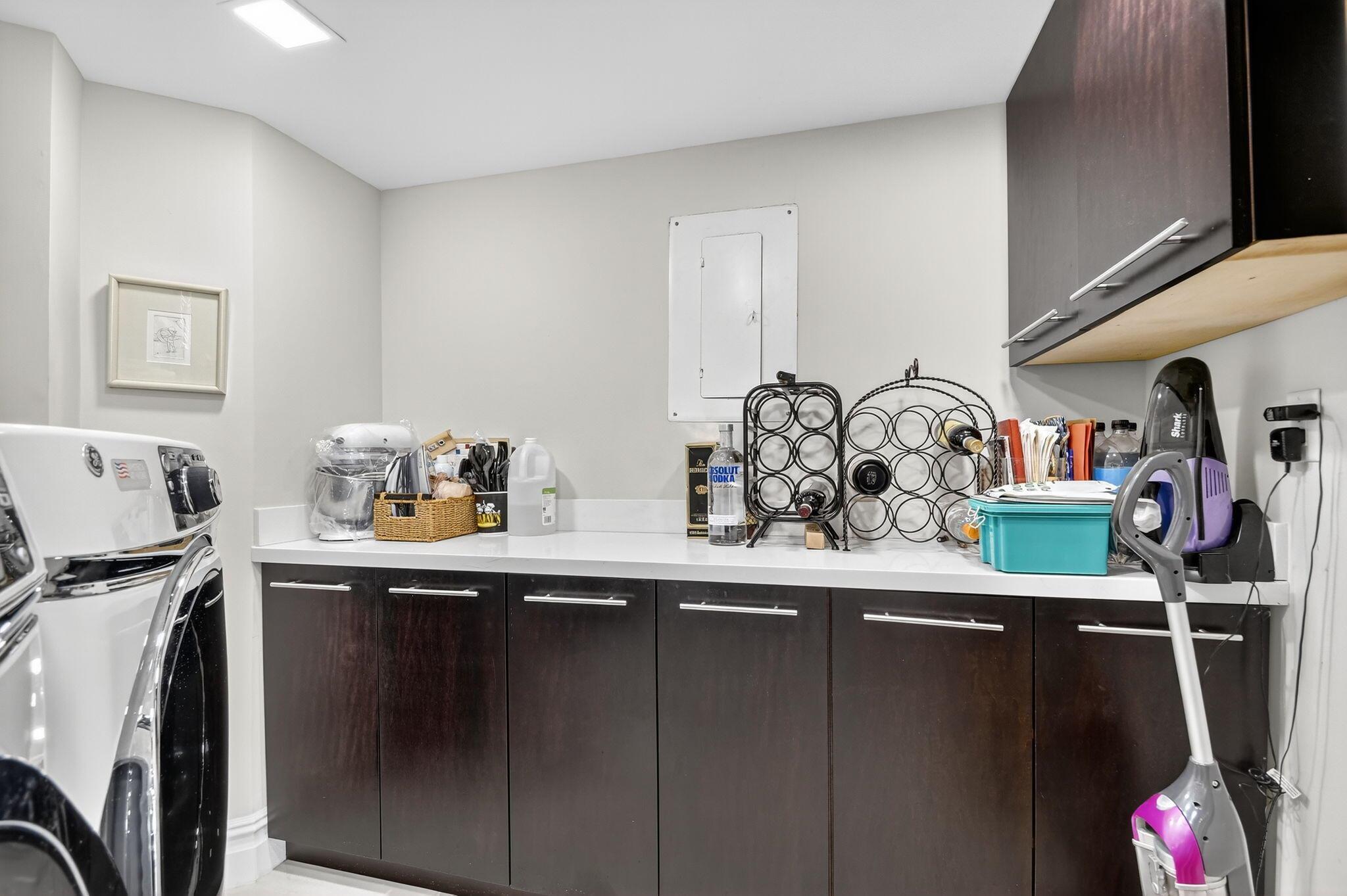 CONSULATE CONDO - Residential