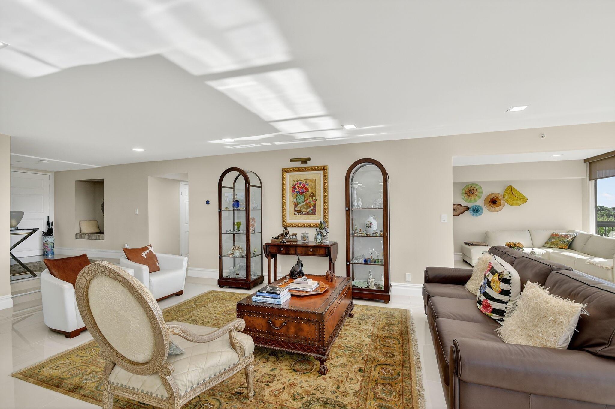 CONSULATE CONDO - Residential